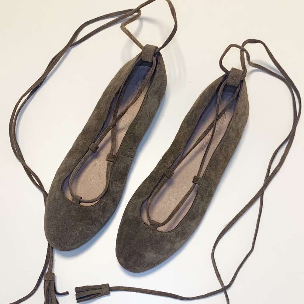 Madewell Inga Lace-Up Flats in Olive Suede